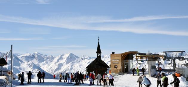 В марте в Австрии продолжается горнолыжный сезон, а в приморские города приходит ощутимое потепление