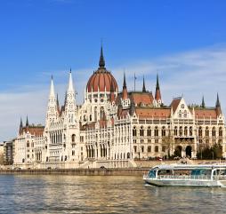 Приехав в Будапешт, обязательно полюбуйтесь его роскошными видами с воды.