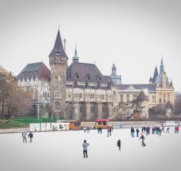Зимой в Будапеште холодно, но если вести активный образ жизни, не замёрзнете.