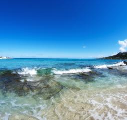 В сентябре на острове царит бархатный сезон, погода создаёт идеальные условия для комфортного отдыха на пляже