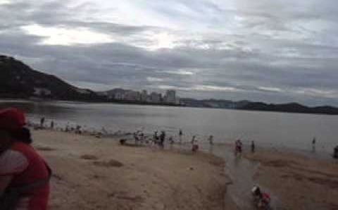 Китай, Июль: Walking near beach in Zhuhai   Guangdong   China   July 2013