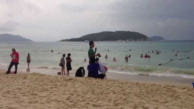 Пляж отеля "Cactus Resort Sanya 4*", г.Санья,бухта Ялунвань. Март 2013г.