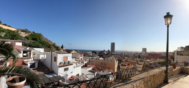 Аликанте -  популярный курорт и второй по величине город в автономном сообществе Валенсия