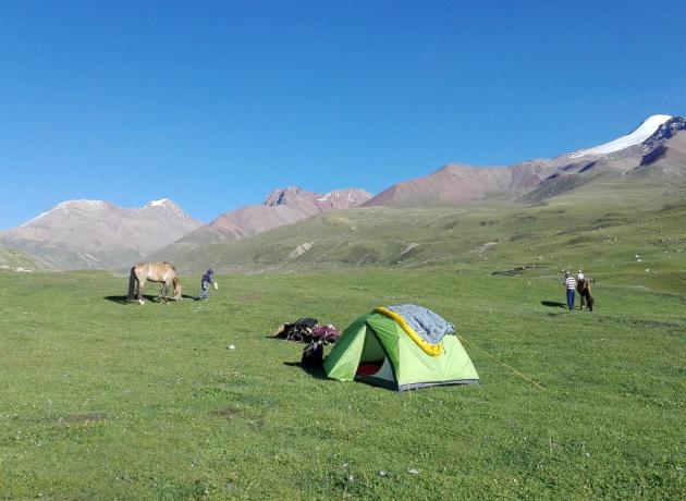 Отдых в палатках на Алтае добит больше колорита вашей поездке (Фото: lolorun / pixabay.com)
