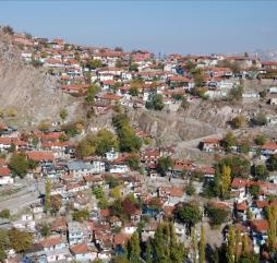 Первый осенний месяц в Анкаре ещё радует тёплой погодой