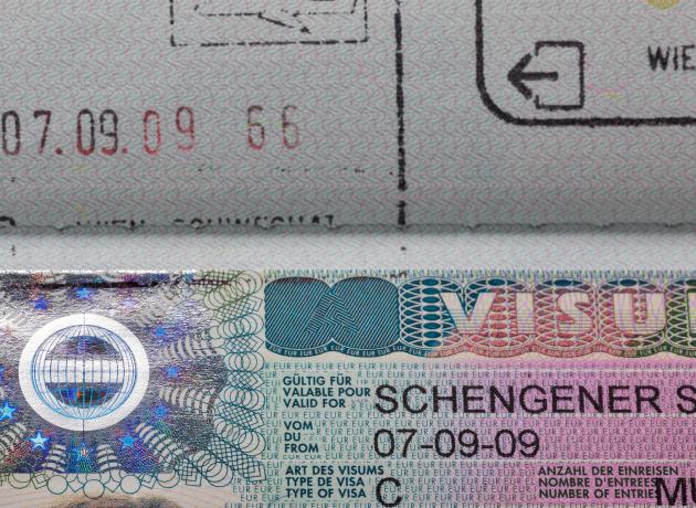 Для путешествия в Австрию нужно оформить шенгенскую визу