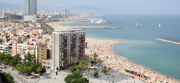 В июле в Барселоне жарко и много отдыхающих, так что отдых в городе проходит не совсем в комфортных условиях