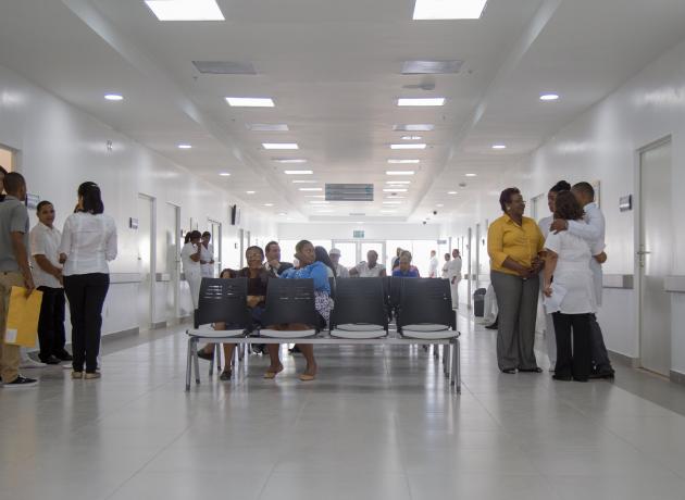 Если вы заболеете, то в Доминикане можно быть уверенным в медицине  (Фото © Gobierno Danilo Medina / flickr.com)