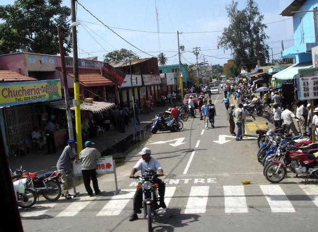 Оживленные улицы Доминиканской республики (Фото © Miles Gehm / flickr.com)