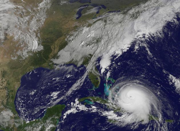 Ураган (циклон) прямо над Доминиканой (flickr.com / NASA Goddard Space)