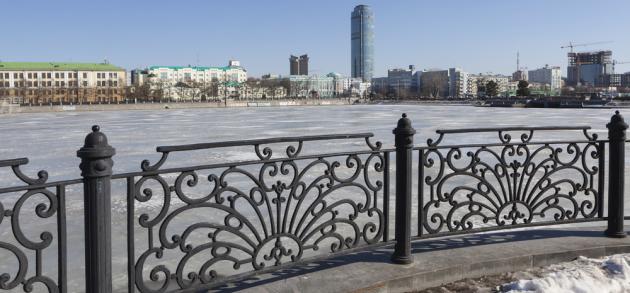 Погода в Екатеринбурге в январе стоит морозная, но в последнее время случаются и оттепели