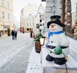Эстонцы празднуют половину наших, русских, праздников, однако национальные торжества страны не менее интересны и самобытны