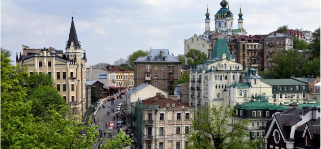 Июнь в Киеве - отличное время для знакомства с древним городом!