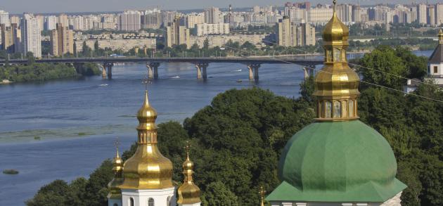 В июле в Киеве тепло, а иногда и жарко.. однако в общем погода вполне способствует  прогулкам по городу!