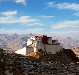 Лучшее время для поездки в Тибет зависит от маршрута, обычно это период с мая по октябрь