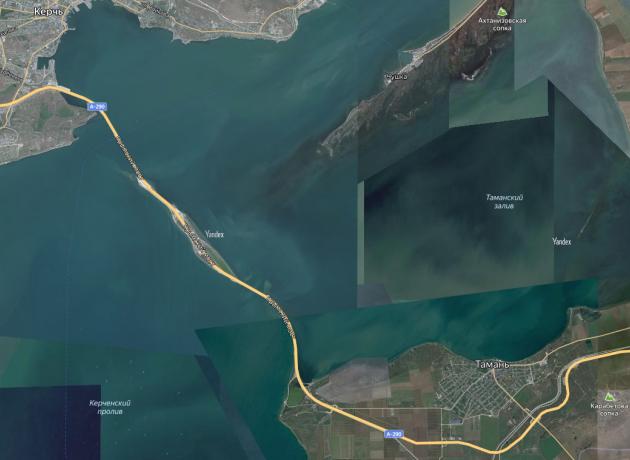 Крымский мост на спутниковой карте – путь пролегает от Тамани через Керченский пролив в Керчь