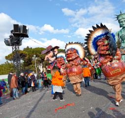 Приезжайте на Лазурный Берег в феврале, Вам будет жарко и весело на грандиозном карнавале в Ницце