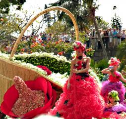 Цветочный фестиваль на Мадейре знаменует собой начало климатической весны