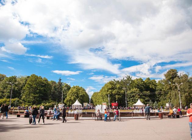 Сокольники - старейший парк в Москве и один из крупнейших в Европе