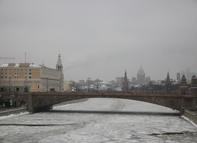 Средне статистическая погода в Москве на Новый год в последнее время: пасмурно, немногим больше или меньше нуля, то ли дождь, то ли снег..  (Фото: Andrey Filippov / flickr.com)