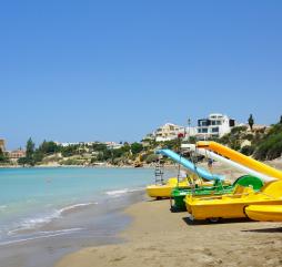 Пляжный сезон в Пафосе начинается очень рано, это хороший шанс отдохнуть до официального сезона отпусков
