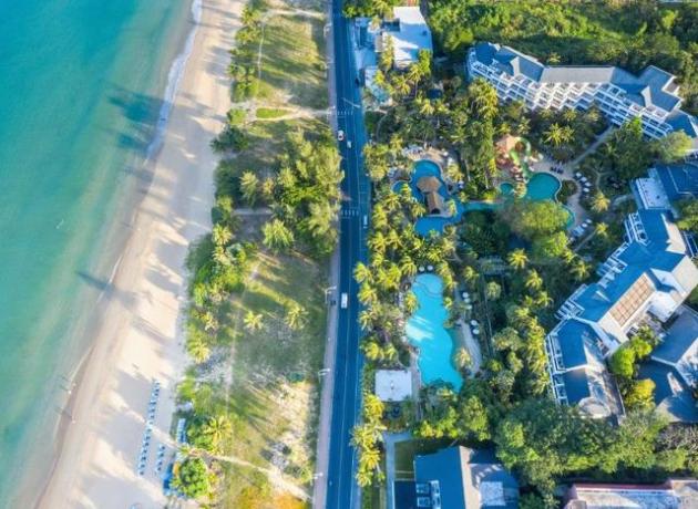 Пляж отеля Thavorn Palm Beach Resort  4*