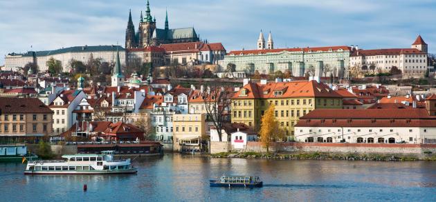 Ноябрь в чешской столице довольно неоднозначный месяц, могут быть как холода, так и тёплые солнечные дни