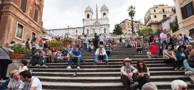Август - не лучший месяц для поездки в Рим. Здесь жарко и много туристов, да и туры в это время не самые дешевые
