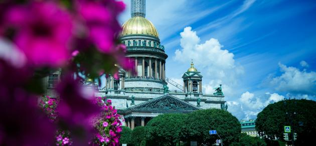 Календарь майских праздников в России 2025