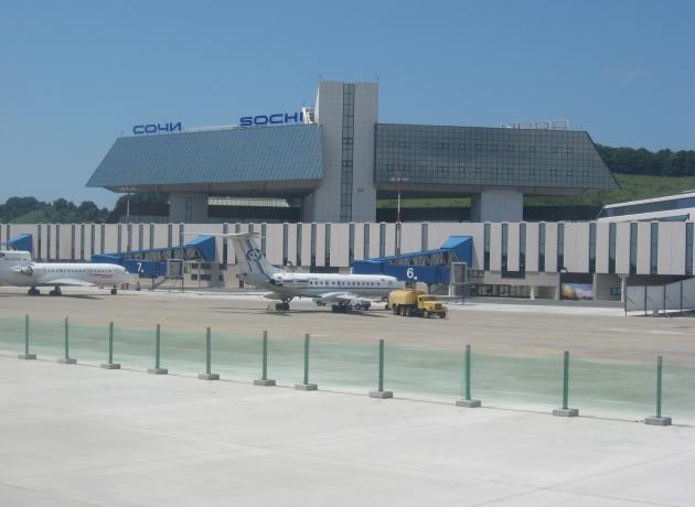 Аэропорт в Сочи (Адлере) по прежнему работает и принимает туристов (flickr.com / Kirill Afonin)