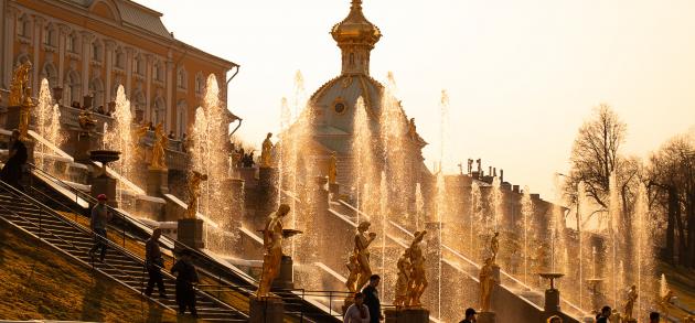 В Петергофе и Санкт-Петербурге находятся одни из самых красивых фонтанов в мире