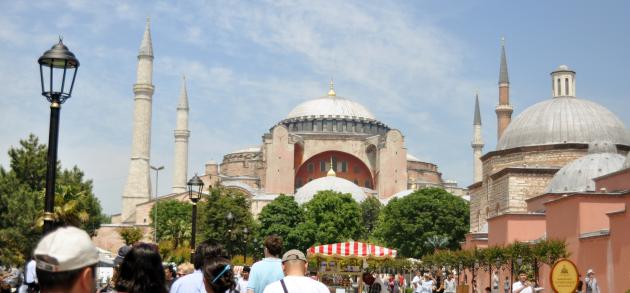 В Стамбуле в сентябре много туристов, и не спроста! Ведь это один из самых благоприятных месяцев в году для знакомства с городом