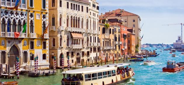 Венеция -  без сомнения, один из самых популярных городов мира, куда за неповторимой романтикой отправляются круглый год