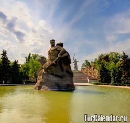 Летом в Волгограде очень жарко и душно, поэтому небольшие температуры воды в реке просто идеальны для освежения 