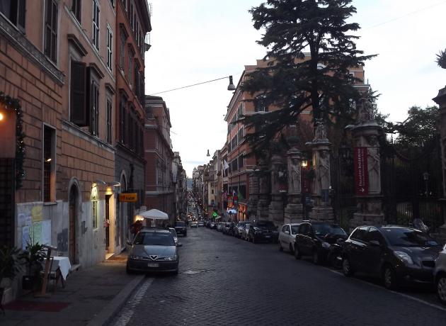 Если постараться, в Риме  можно найти уютные, тихие, почти безлюдные улочки 