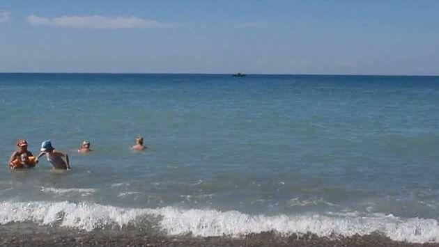 Ласковое море в первые дни сентября 2013. Лазаревское. t +30 °C, Чёрное море t +25 °C