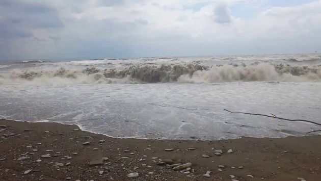 ТУАПСЕ ШТОРМ АПРЕЛЬ 2017 ГОД ВЕСНА ГОРОДСКОЙ ПЛЯЖ