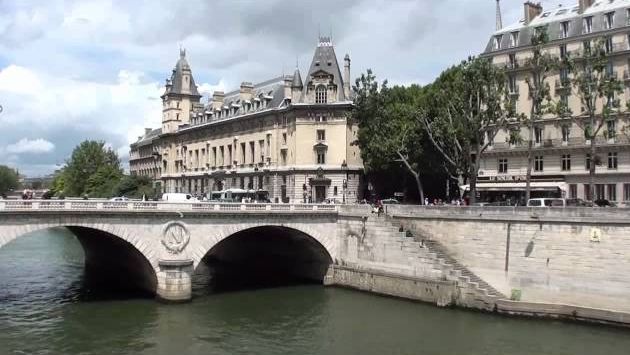 ПАРИЖ В ИЮНЕ