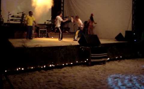 Январь: Capoeira Sinha Bahia - Show New Year's Eve 2009 Conrad Maldives