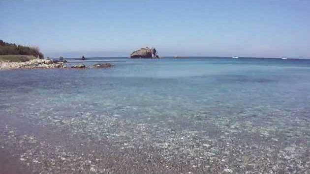 Кипр, моря шум, у Купален Афродиты, май 2012 / Арстайл /