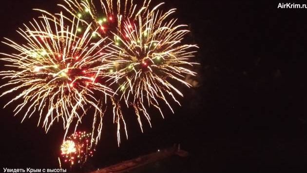 Крым в августе: Ялта. День города 2015 г. Салют. Видео с воздуха