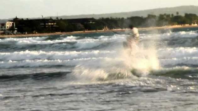 Бали: Бали ) Кута ) Кайтсурпинг )