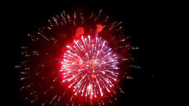 Лазаревское в мае: Салют в Лазаревском в честь 9 мая