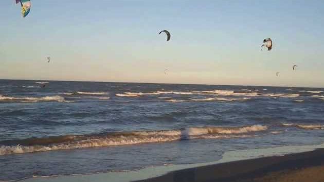 Сентябрь в Римини: Surfing in Rimini Beach...