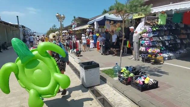 Паралия в Витязево 17 июня - народу много!