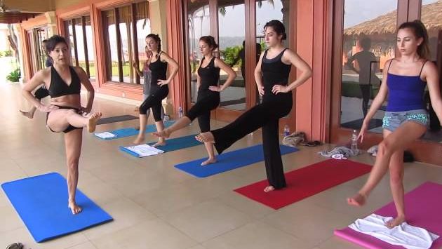 Февраль, Гоа: Yoga class with Catherine Chidiac - Goa India