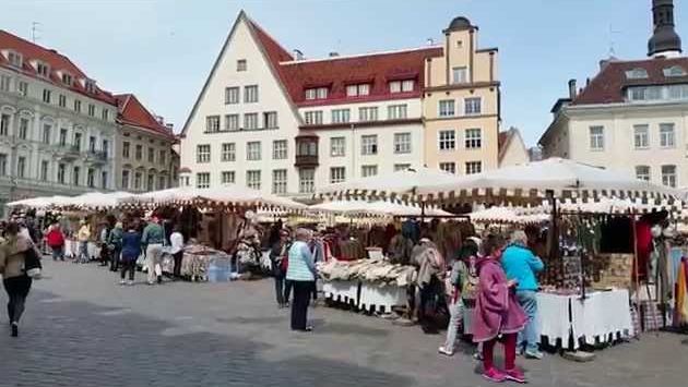 Таллин в июне: Tallinn sightseeing -  Old Town and Town Hall Square June 2015
