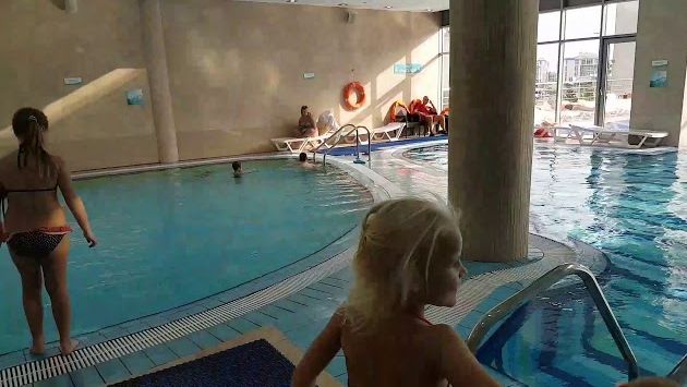 Купаемся в открытом бассейне в Сочи в ноябре