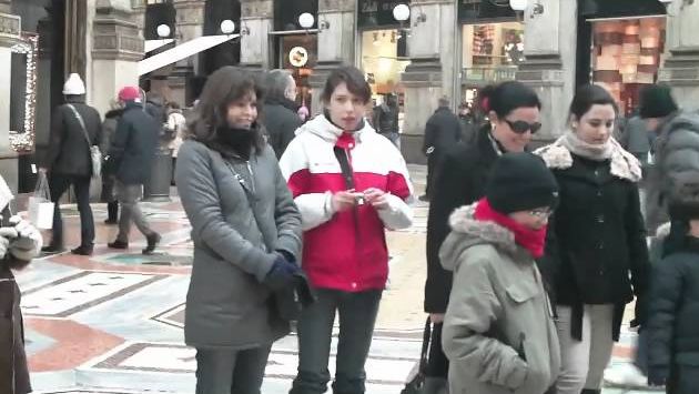 Январь: Visitando Piazza Duomo.MP4