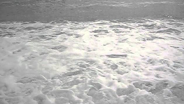 Сицилия в октябре: Giardini Naxos / Recanati beach . October sea in Sicily.